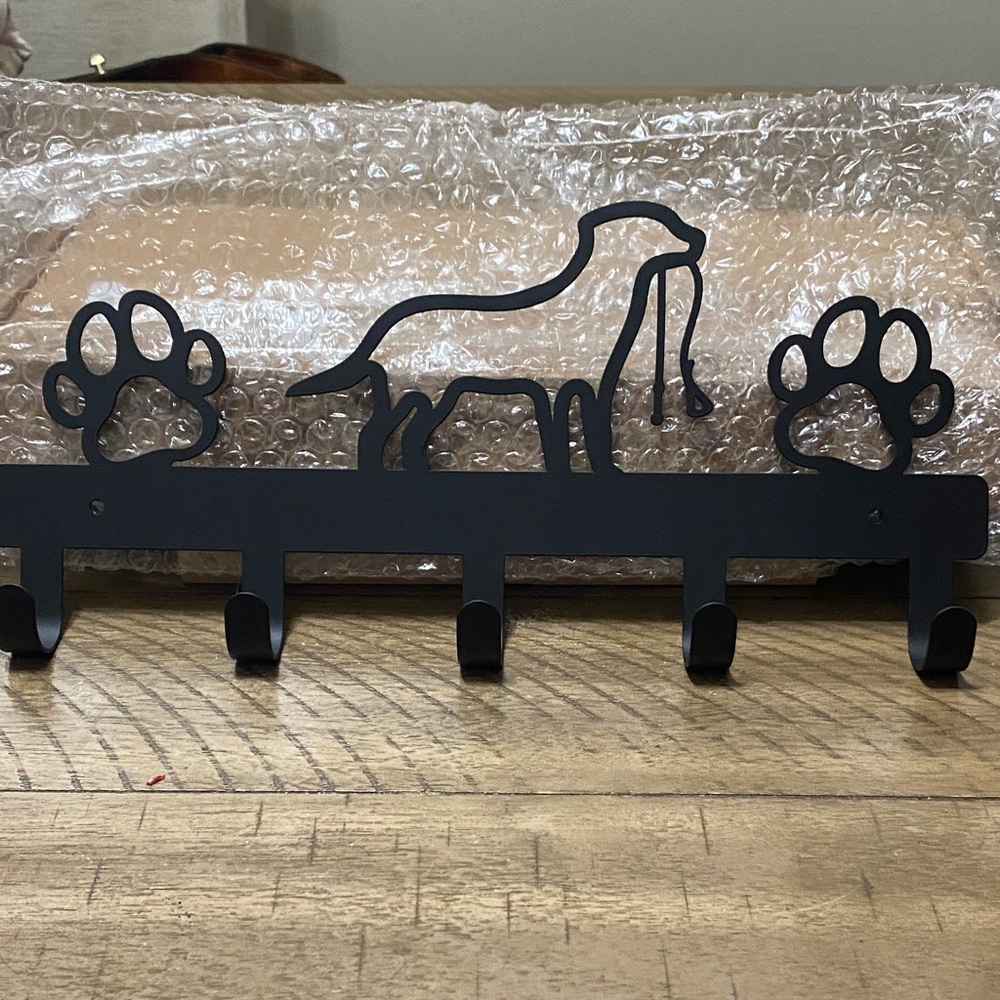 Black Dog Leash Holder with Paw Prints